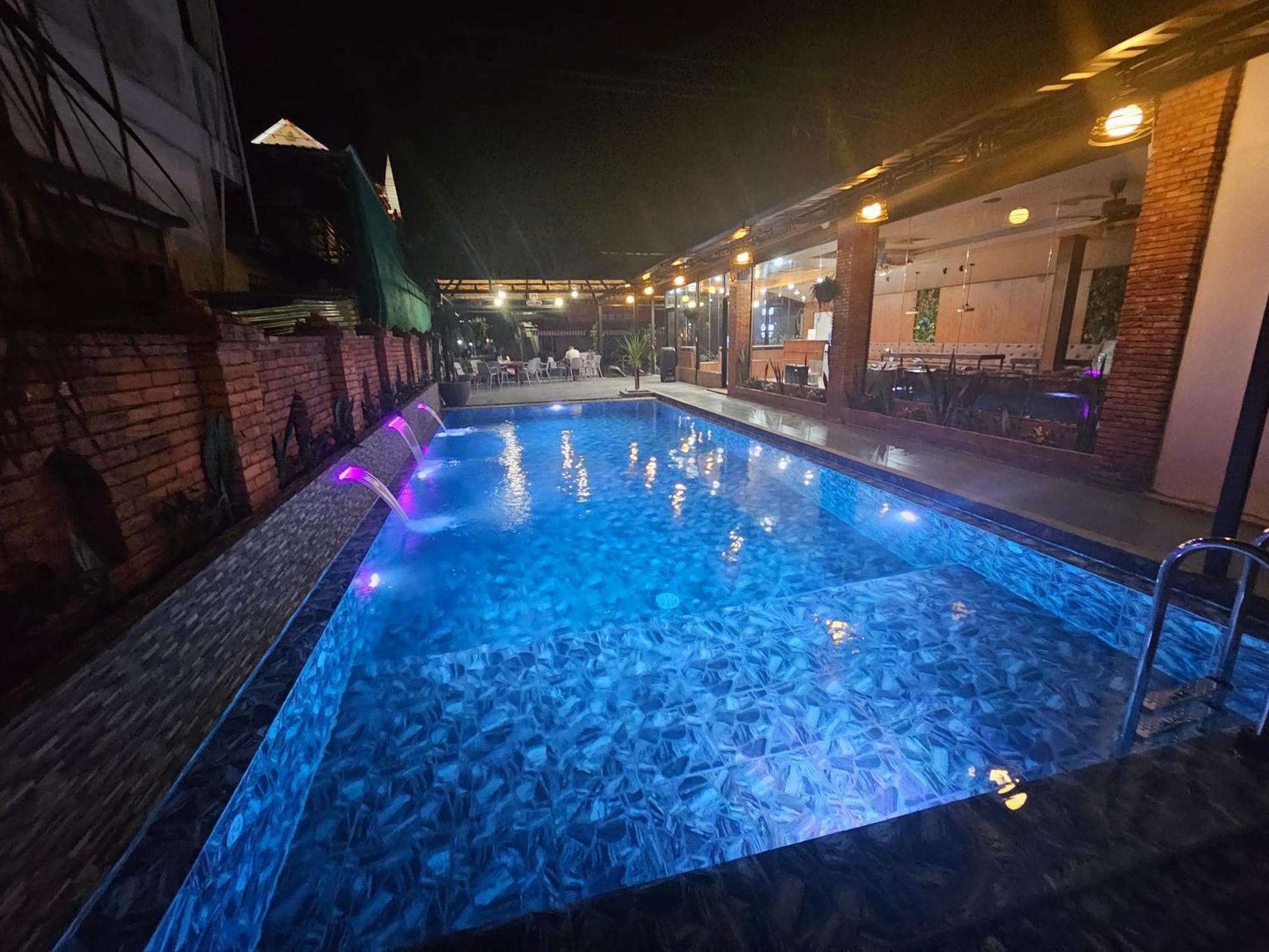Win Hotel Vang Vieng Exteriör bild