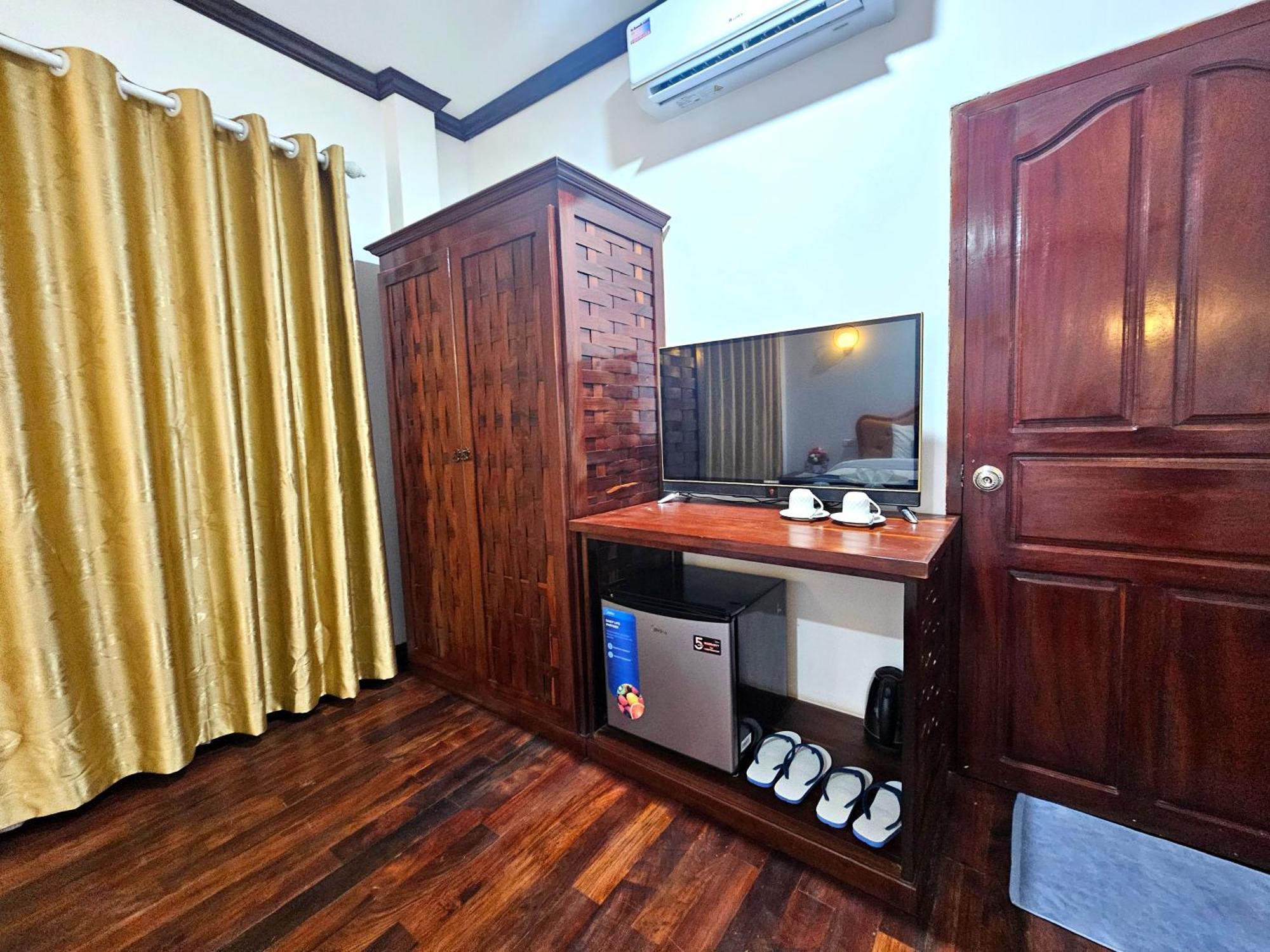 Win Hotel Vang Vieng Exteriör bild