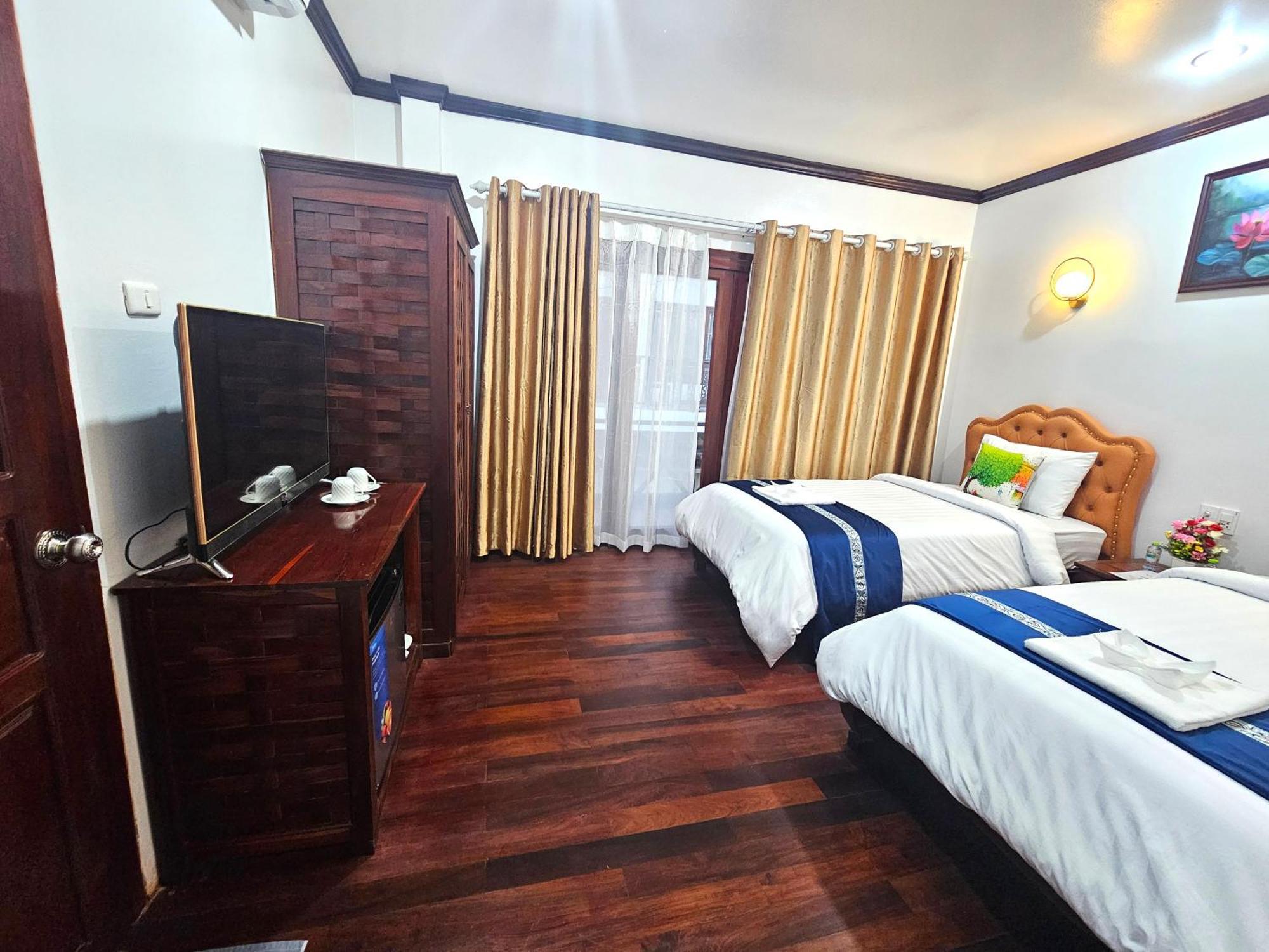 Win Hotel Vang Vieng Exteriör bild
