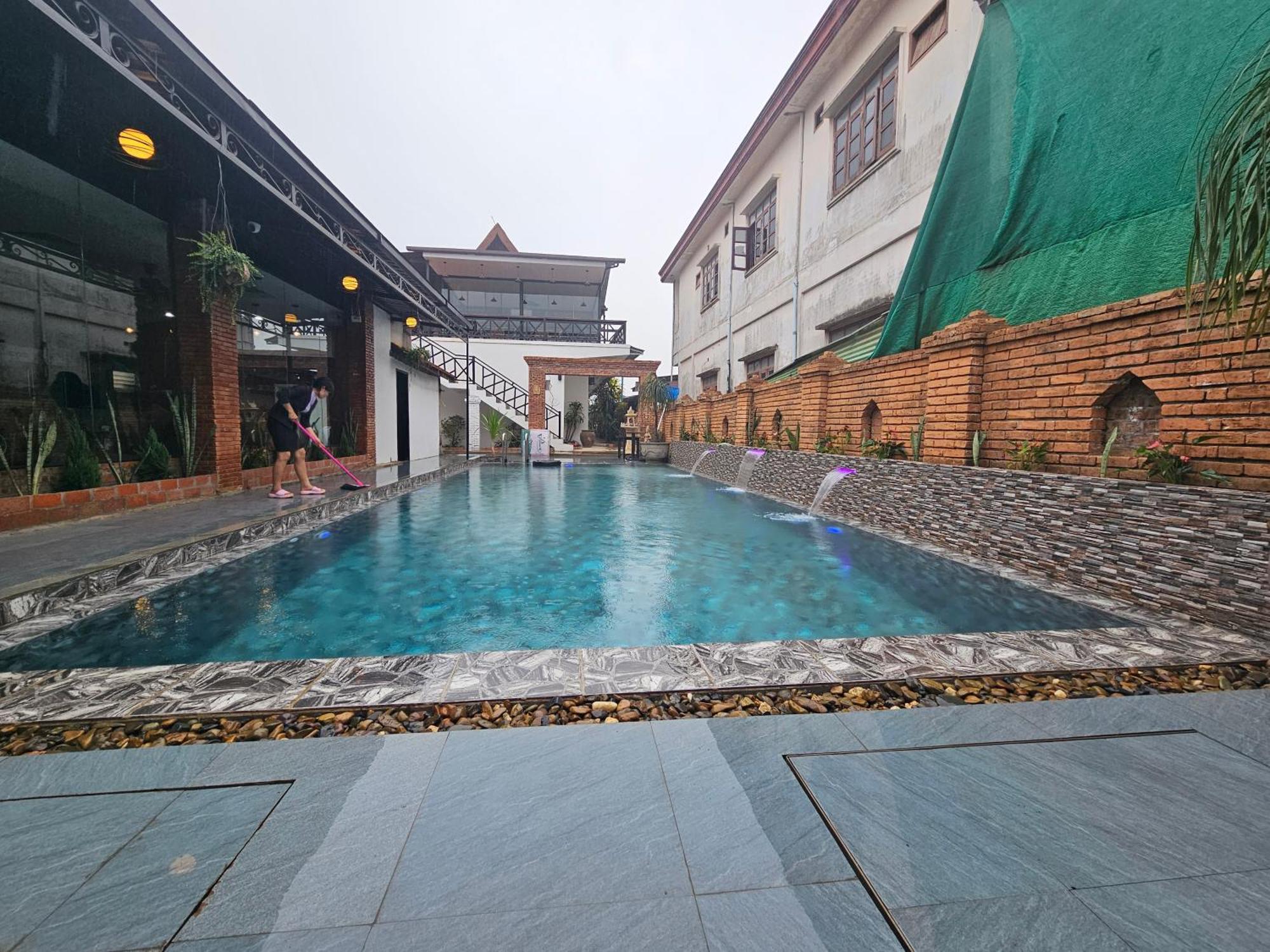 Win Hotel Vang Vieng Exteriör bild