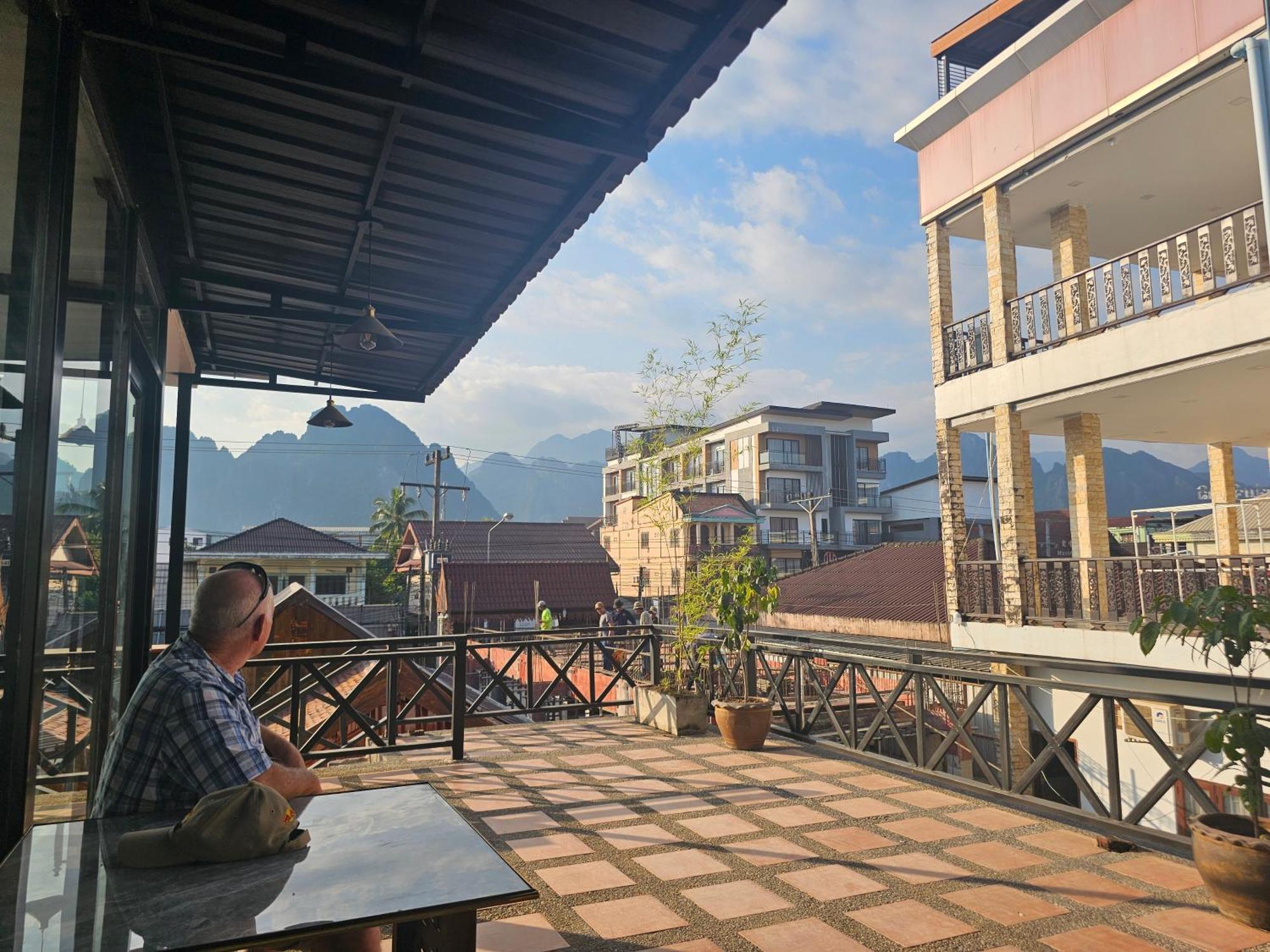 Win Hotel Vang Vieng Exteriör bild