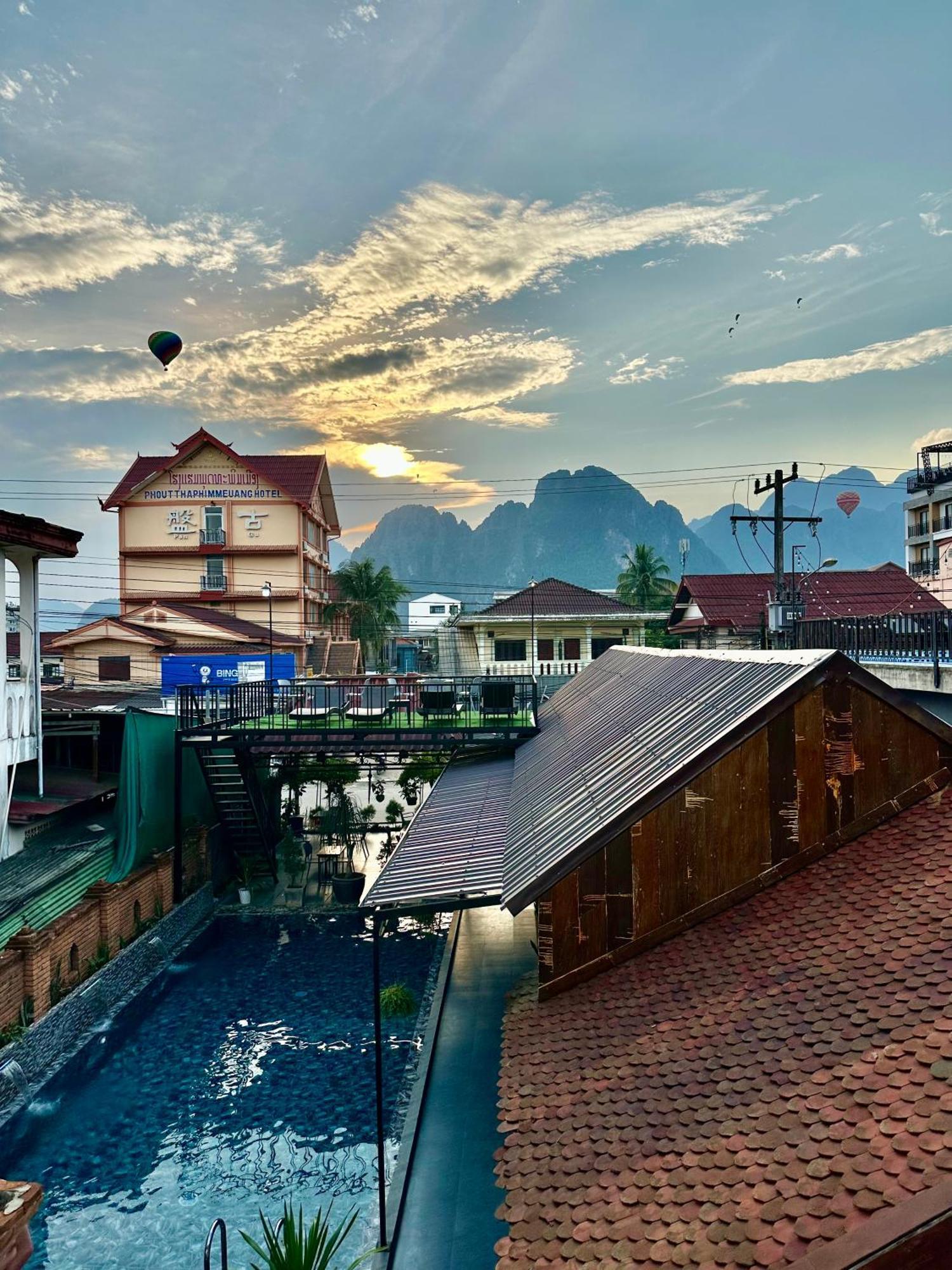 Win Hotel Vang Vieng Exteriör bild