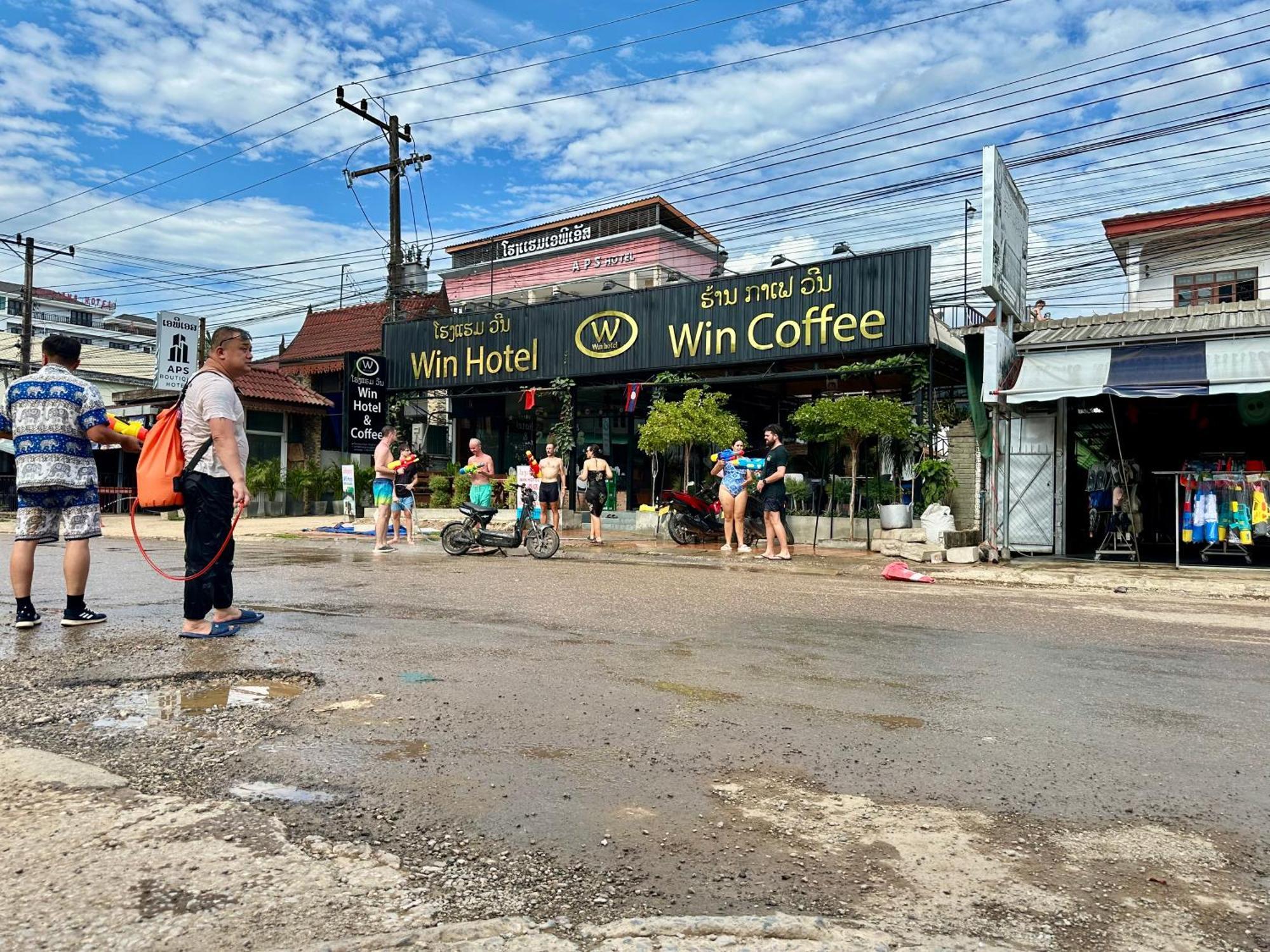 Win Hotel Vang Vieng Exteriör bild